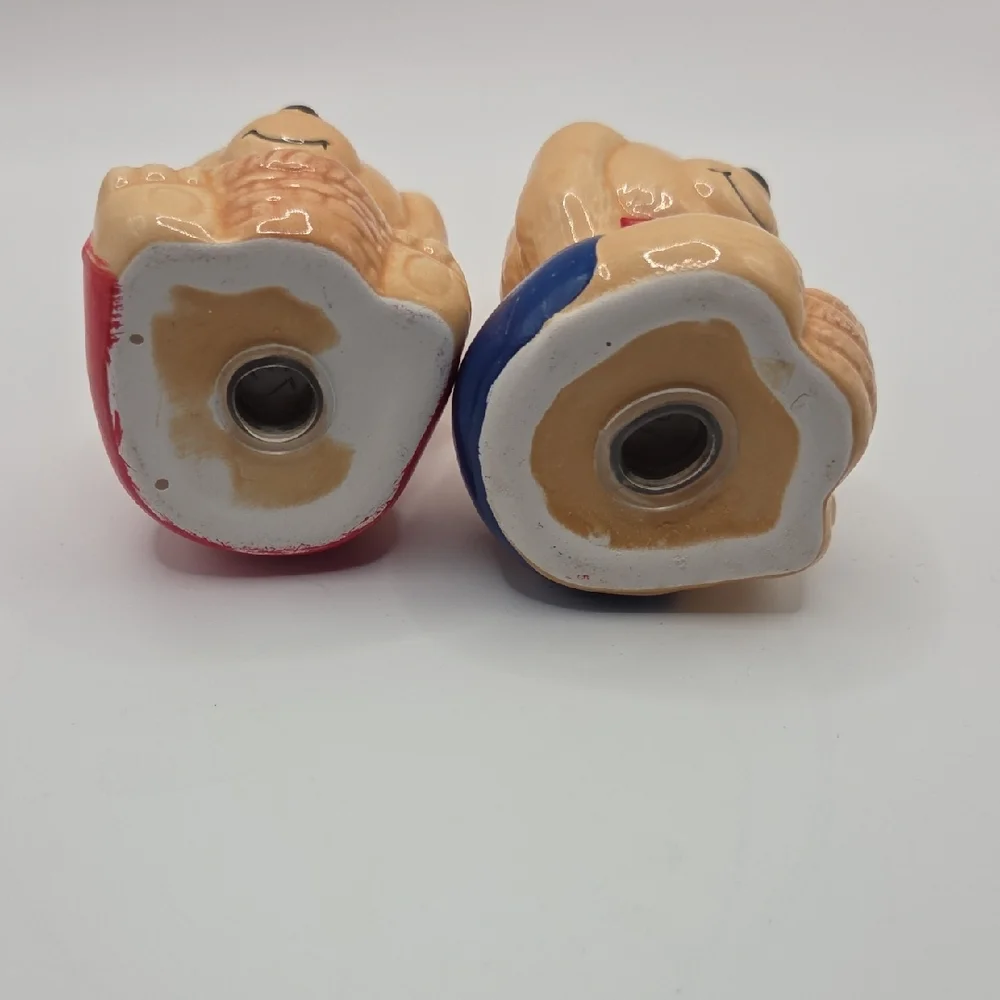 Salt and Pepper Shakers - Red and Blue. Bears. Vintage